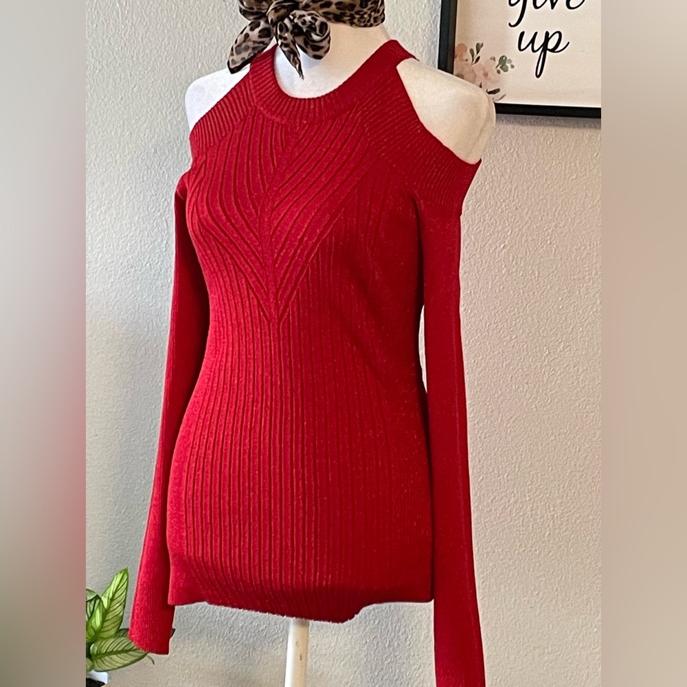 INC International Concepts Women's Cutout Cold-Shoulder Top Red -Sz Small - Picture 2 of 9